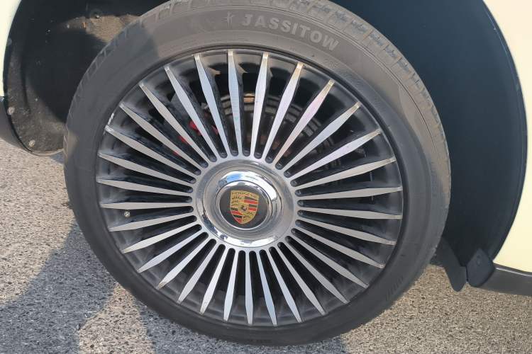 Used Zotye SR9 2017 2.0T Automatic Ultimate Edition Right Rear Wheel Hub
