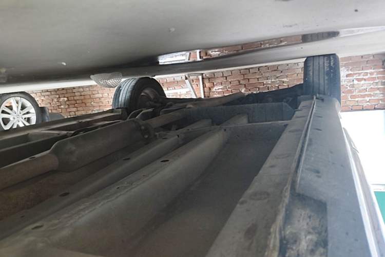 Used Zotye SR9 2017 2.0T Automatic Ultimate Edition Right Side Sill