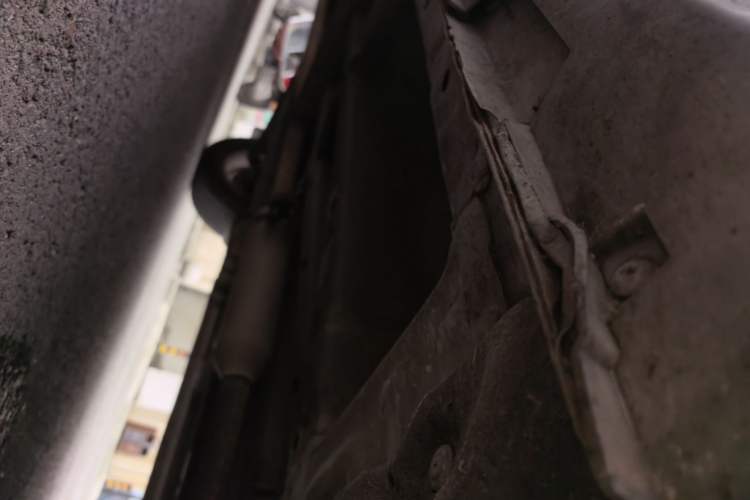 Used Zotye SR9 2017 2.0T Automatic Ultimate Road Edition Right Side Sill