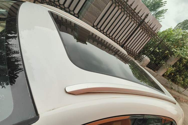 Used Zotye SR9 2017 2.0T Automatic Ultimate Edition Roof