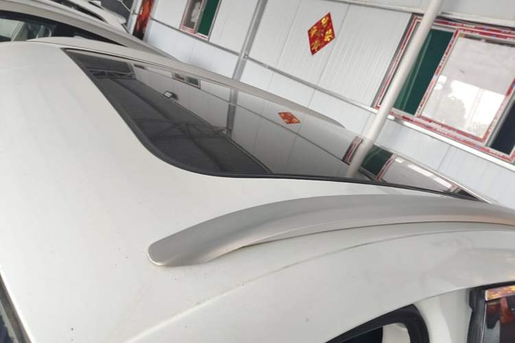 Used Zotye SR9 2017 2.0T Automatic Ultimate Edition Roof