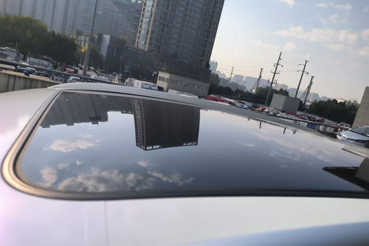 Used Zotye SR9 2017 2.0T Automatic Ultimate Edition Roof