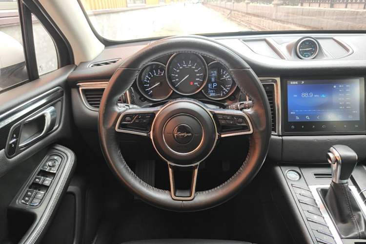 Used Zotye SR9 2017 2.0T Automatic Ultimate Edition Steering Wheel