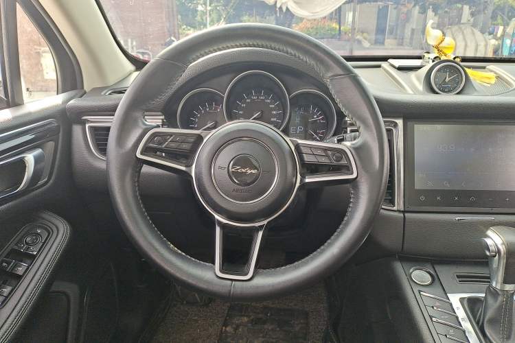 Used Zotye SR9 2017 2.0T Automatic Ultimate Edition Steering Wheel