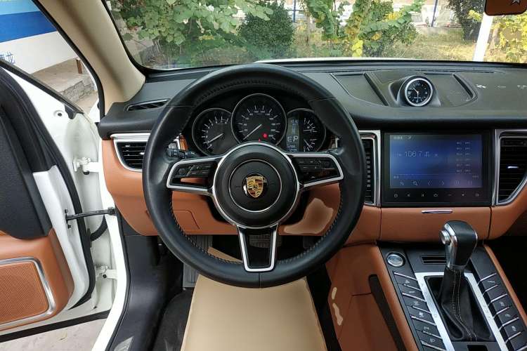 Used Zotye SR9 2017 2.0T Automatic Ultimate Edition Steering Wheel
