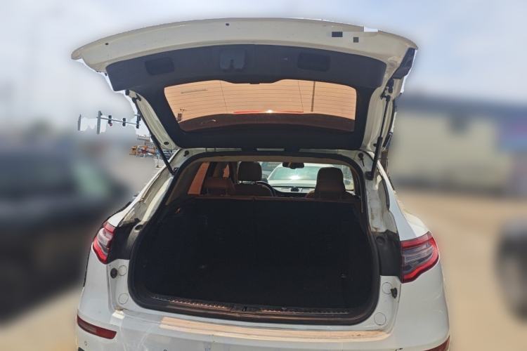 Used Zotye SR9 2017 2.0T Manual "Ultimate Heart" Edition Trunk