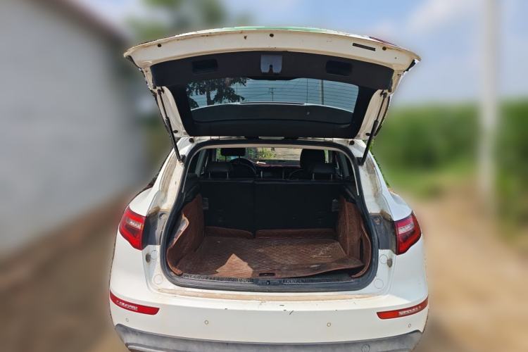 Used Zotye SR9 2017 2.0T Manual "Ultimate Road" Edition Trunk