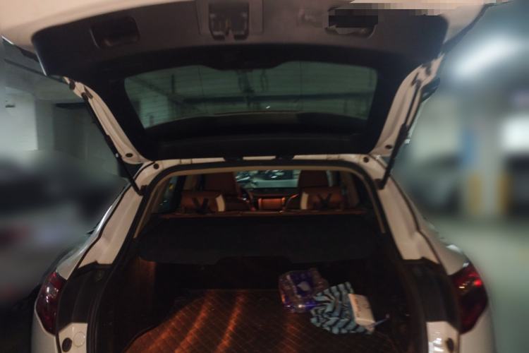 Used Zotye SR9 2017 2.0T Automatic Ultimate Light Edition Trunk