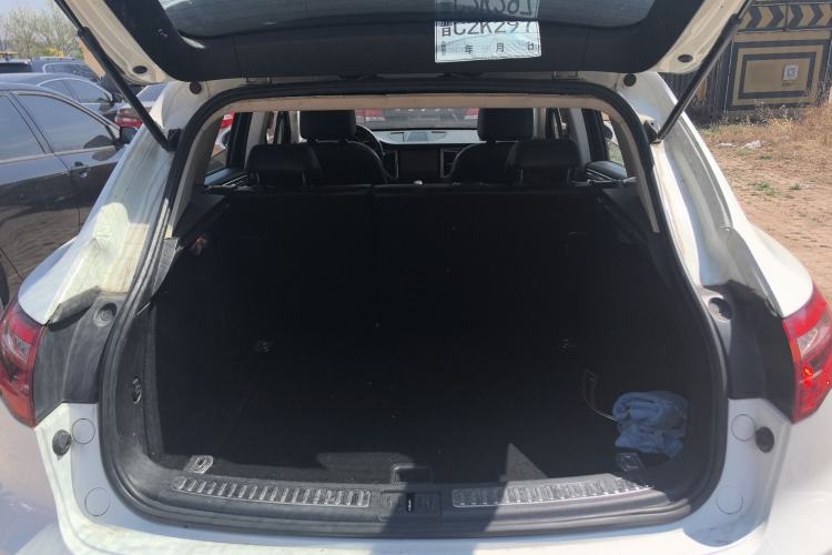 Used Zotye SR9 2017 2.0T Manual "Ultimate Light" Edition Trunk
