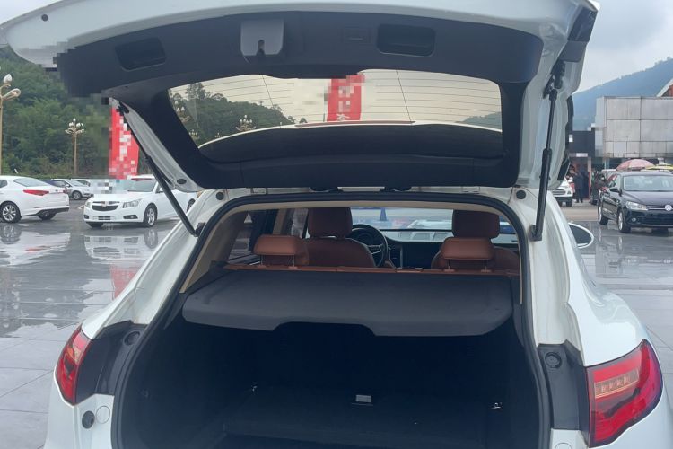 Used Zotye SR9 2017 2.0T Automatic Ultimate Road Edition Trunk
