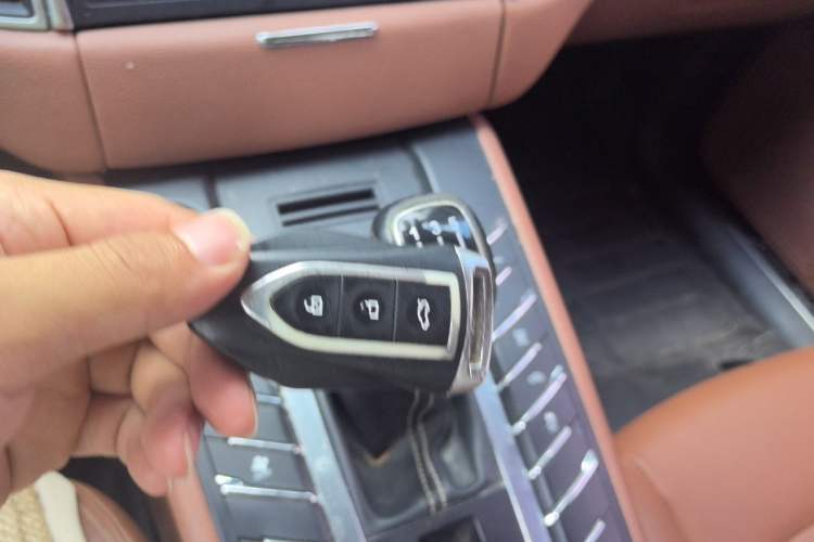 Used Zotye SR9 2017 2.0T Manual "Ultimate Road" Edition Vehicle Key