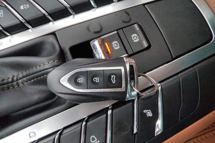 Used Zotye SR9 2017 2.0T Automatic Ultimate Edition Vehicle Key