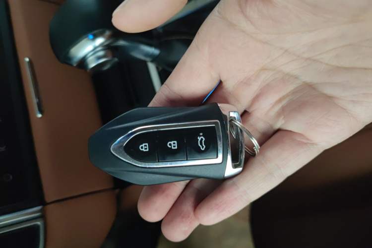 Used Zotye SR9 2017 2.0T Automatic Ultimate Edition Vehicle Key