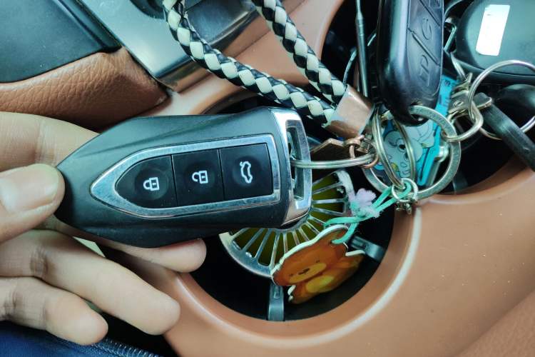 Used Zotye SR9 2017 2.0T Manual "Ultimate Heart" Edition Vehicle Key