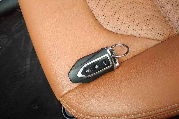 Used Zotye SR9 2017 2.0T Automatic Ultimate Edition Vehicle Key