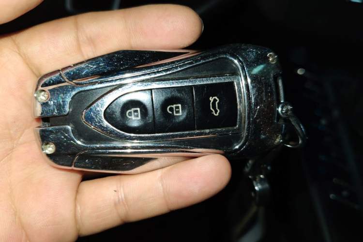 Used Zotye SR9 2017 2.0T Automatic Ultimate Edition Vehicle Key