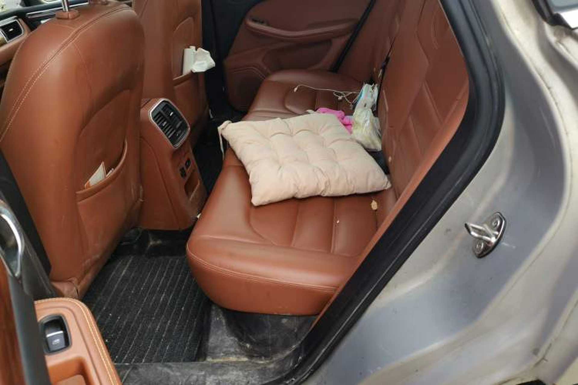 Used Zotye SR9 2017 2.0T Manual "Ultimate Light" Edition Left Rear Seat