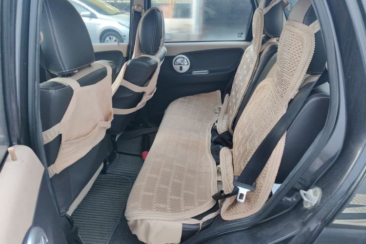 Used Zotye T200 2013 1.3L MT Urban Model Interior 2