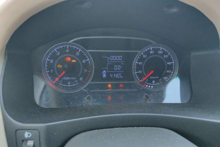 Used Zotye T200 2013 1.3L MT Urban Model Odometer Close Up