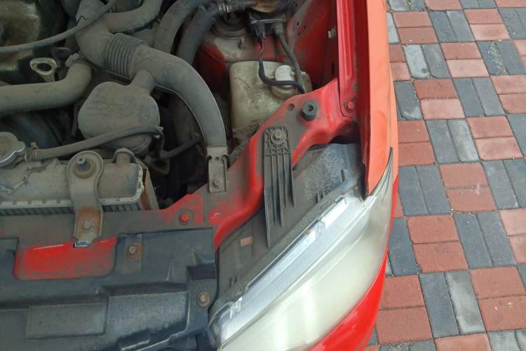 Used Zotye T200 2013 1.3L MT Urban Model Engine Bay Left