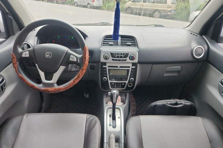 Used Zotye T200 2014 1.5L CVT Elite Version Center Console
