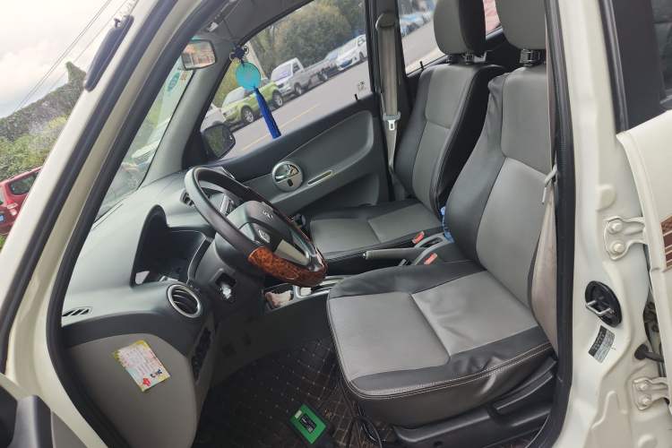 Used Zotye T200 2014 1.5L CVT Elite Version Left Front Seat