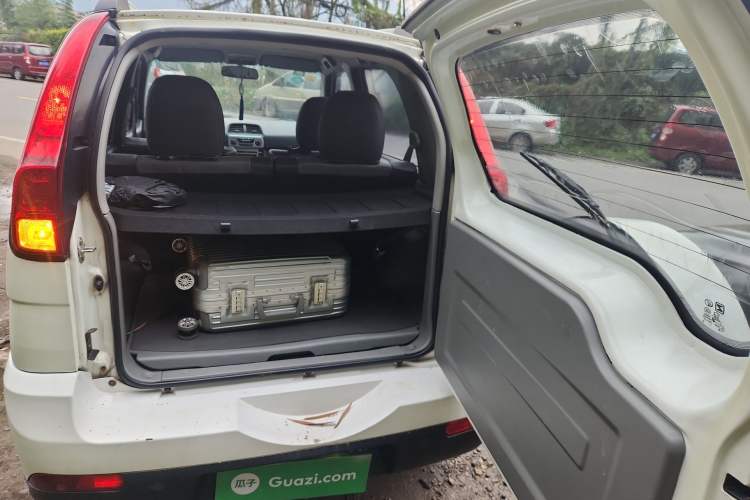 Used Zotye T200 2014 1.5L CVT Elite Version Trunk