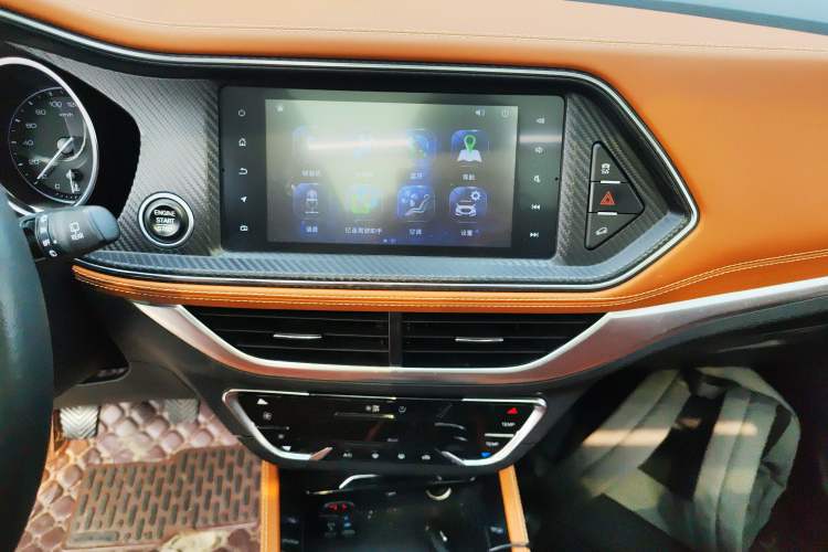 Used Zotye T300 2017 1.5L Manual Luxury Model Audio And AC Panel