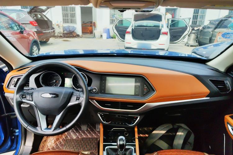 Used Zotye T300 2017 1.5L Manual Luxury Model Center Console