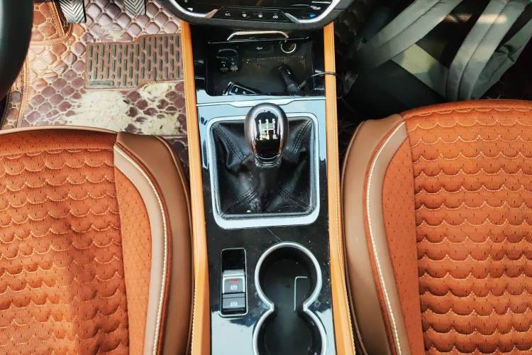 Used Zotye T300 2017 1.5L Manual Luxury Model Gear Lever