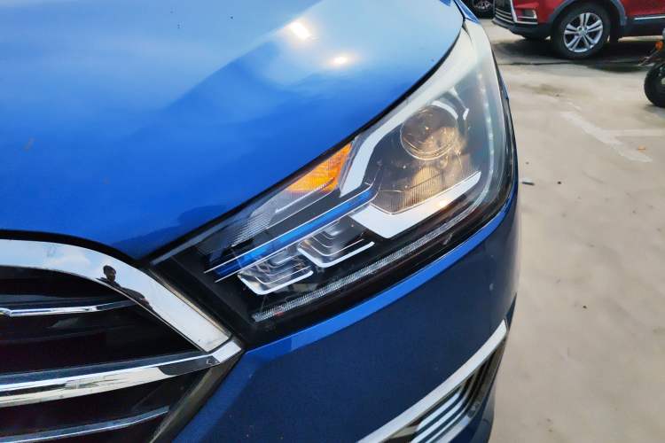 Used Zotye T300 2017 1.5L Manual Luxury Model Left Front Headlight