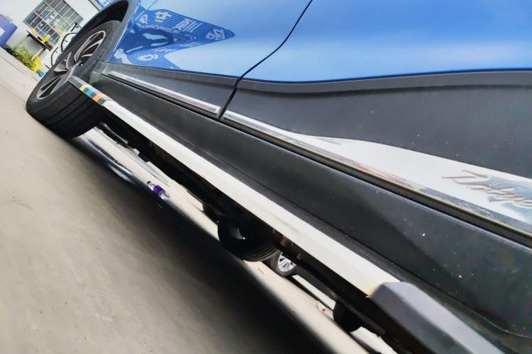 Used Zotye T300 2017 1.5L Manual Luxury Model Left Side Sill