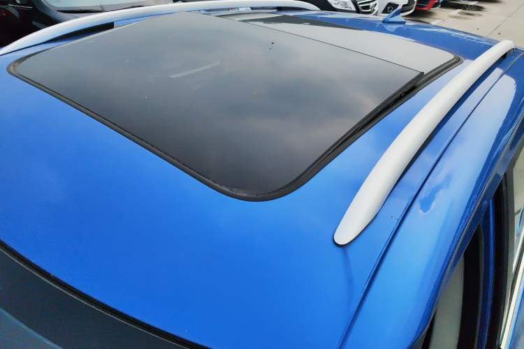 Used Zotye T300 2017 1.5L Manual Luxury Model Roof
