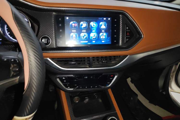 Used Zotye T300 2017 1.5L Manual Luxury Model Audio And AC Panel