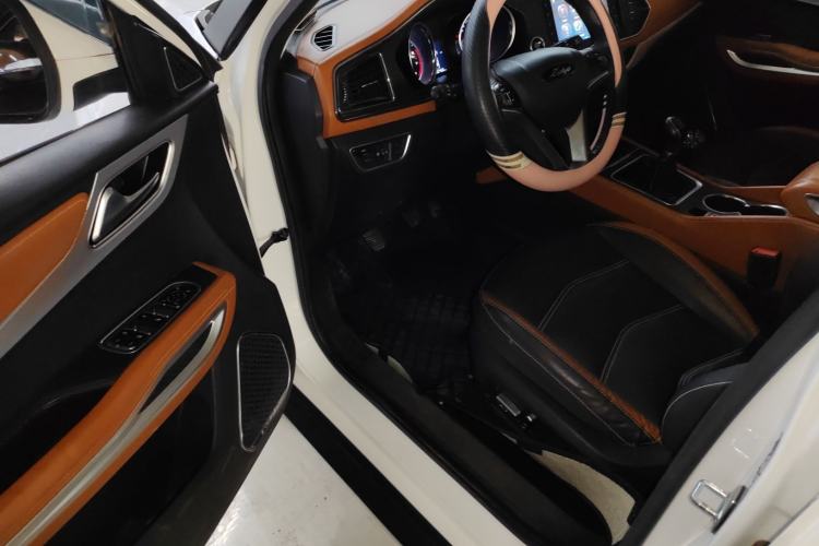 Used Zotye T300 2017 1.5L Manual Luxury Model Driver Seat