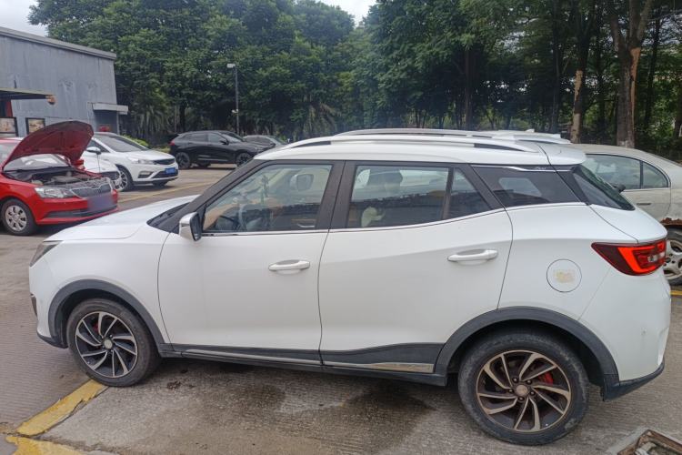 Used Zotye T300 2017 1.5T CVT Luxury Model Exterior 3