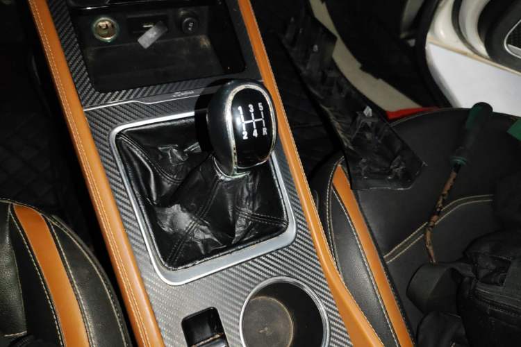 Used Zotye T300 2017 1.5L Manual Luxury Model Gear Lever