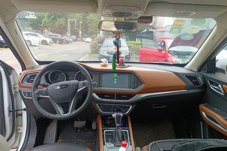 Used Zotye T300 2017 1.5T CVT Luxury Model Interior 2