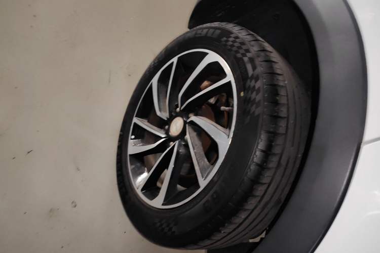 Used Zotye T300 2017 1.5L Manual Luxury Model Right Rear Wheel Hub