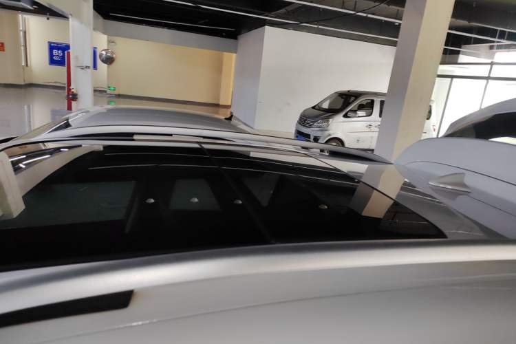 Used Zotye T300 2017 1.5L Manual Luxury Model Roof
