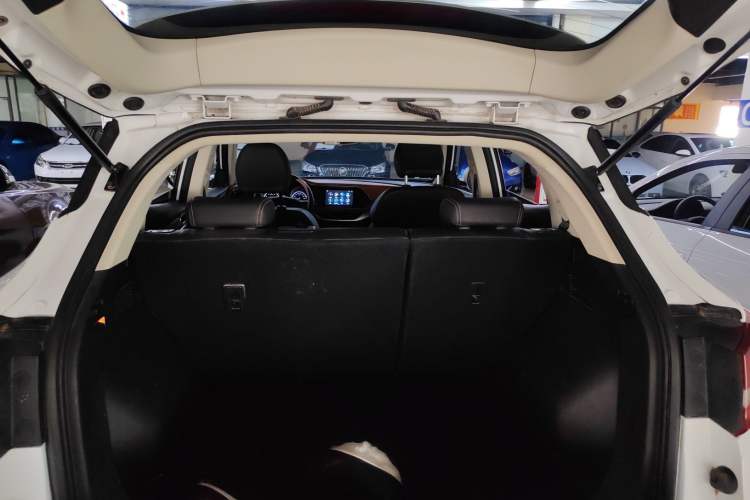 Used Zotye T300 2017 1.5L Manual Luxury Model Trunk