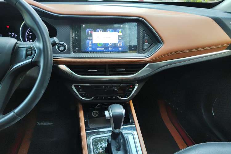 Used Zotye T300 2017 1.5T CVT Luxury Model Audio And AC Panel
