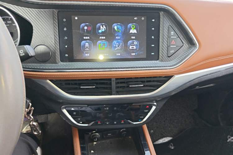 Used Zotye T300 2017 1.5L Manual Luxury Model Audio And AC Panel