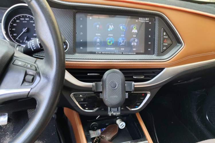 Used Zotye T300 2017 1.5L Manual Luxury Model Audio And AC Panel