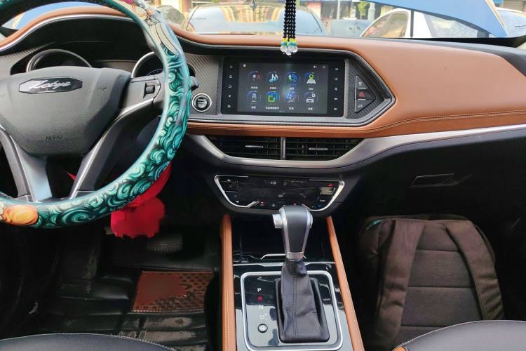 Used Zotye T300 2017 1.5T CVT Luxury Model Audio And AC Panel