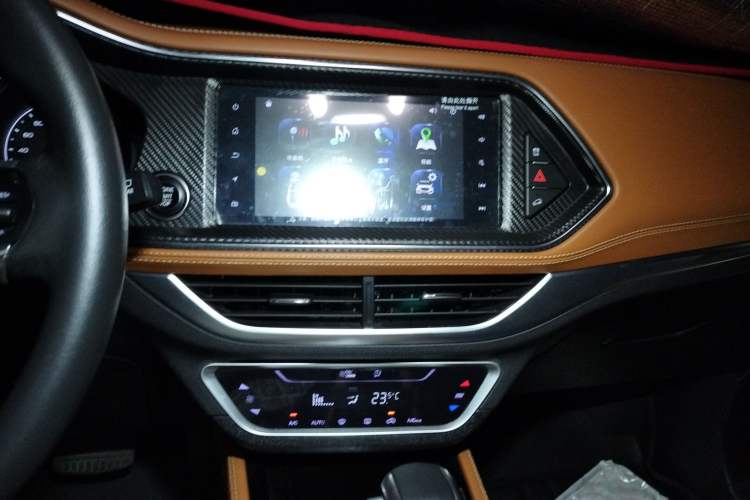 Used Zotye T300 2017 1.5T CVT Luxury Model Audio And AC Panel