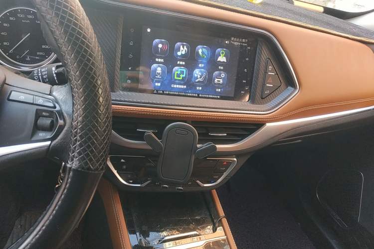 Used Zotye T300 2017 1.5L Manual Luxury Model Audio And AC Panel