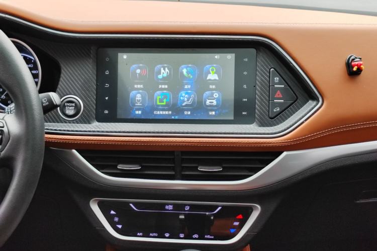 Used Zotye T300 2017 1.5T CVT Luxury Model Audio And AC Panel