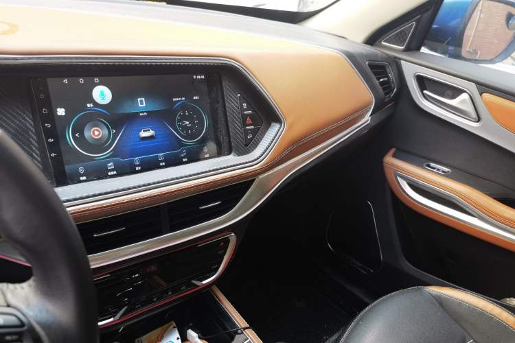 Used Zotye T300 2017 1.5L Manual Luxury Model Audio And AC Panel
