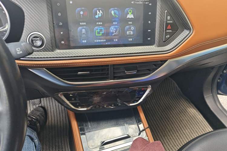 Used Zotye T300 2017 1.5T Manual Luxury Model Audio And AC Panel